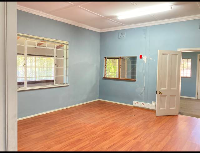 297M² OFFICE FOR SALE IN HILTON CENTRAL